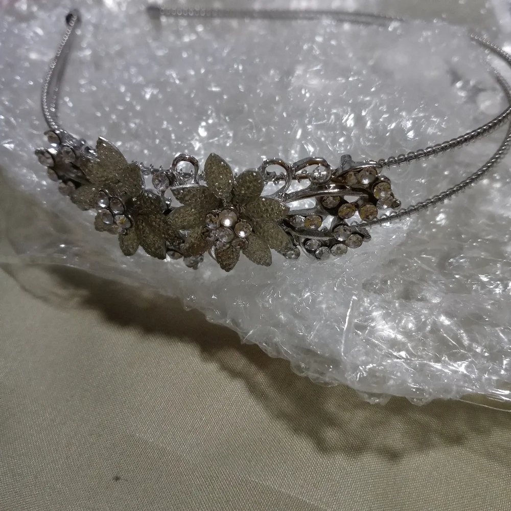 Tiara - Picture 2 of 3